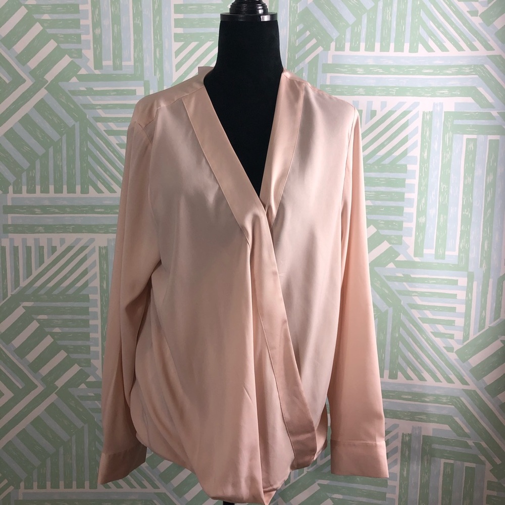 NWT ANN TAYLOR Blush Vneck Blouse